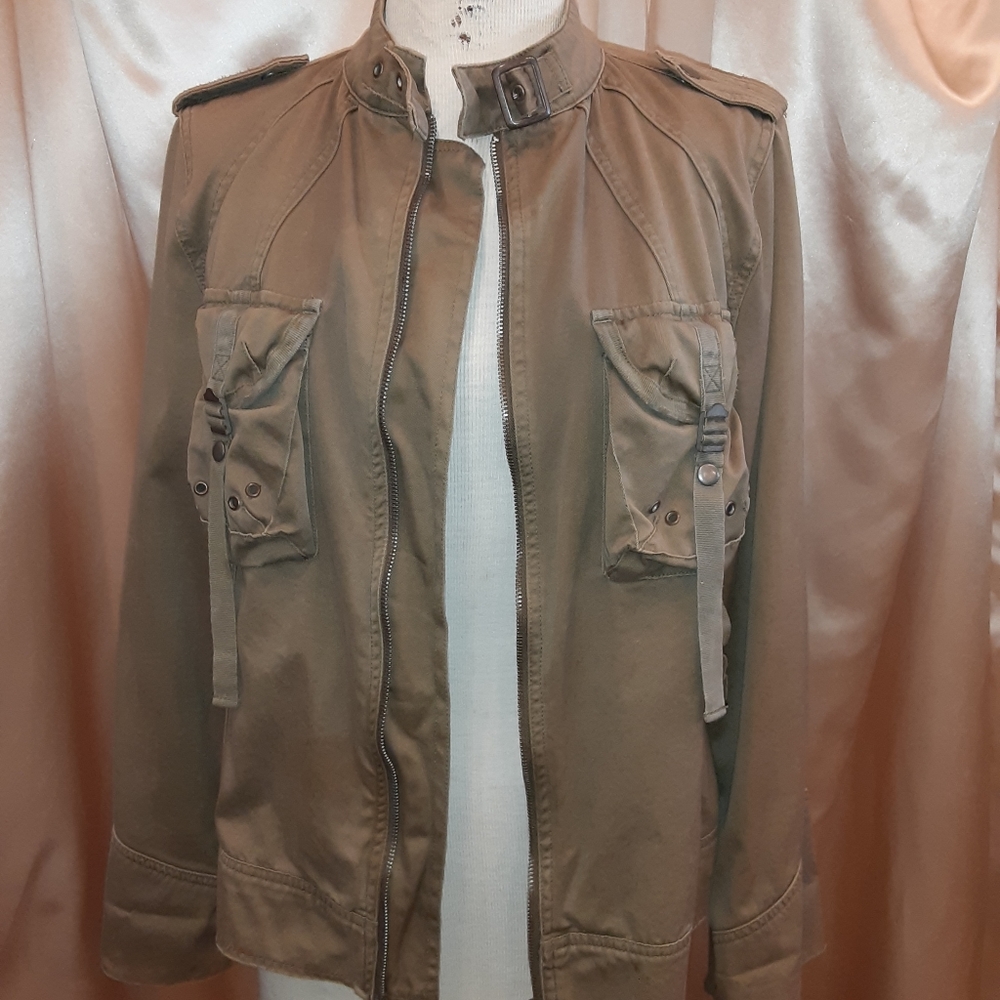 Danang Cargo Jacket in Army Green